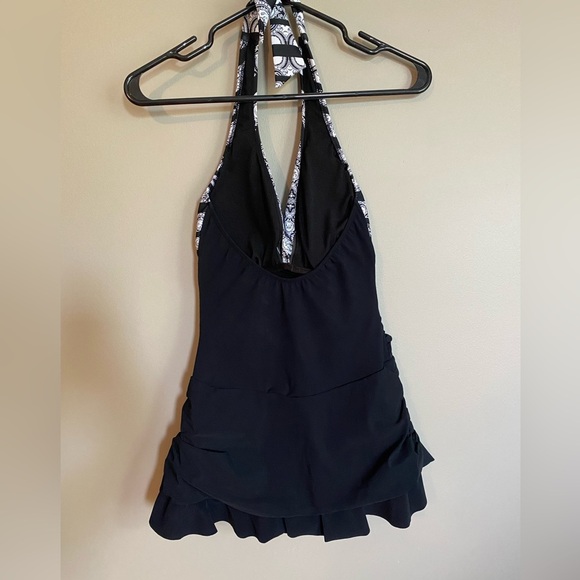 Profile By Gottex Skirted Halter One
Piece Paisley Swimsuit Size 8 - Picture 8 of 13